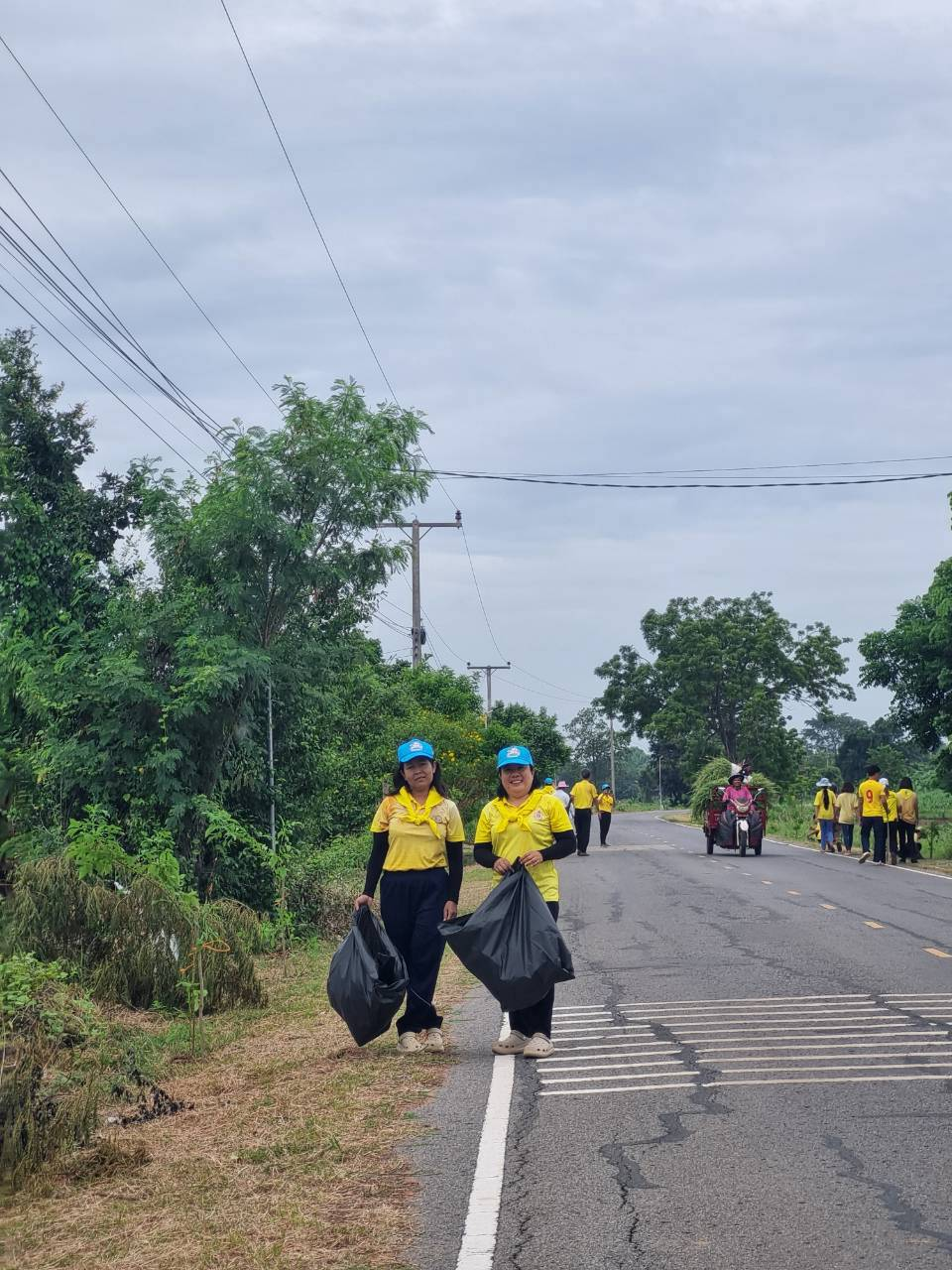 โครงการปรับปรุงภูมิทัศน์และพัฒนาสิ่งแวดล้อมตำบลเมืองนาท  เพื่อเทิดพระเกียรติพระบาทสมเด็จพระเจ้าอยู่หัว (ร.10)