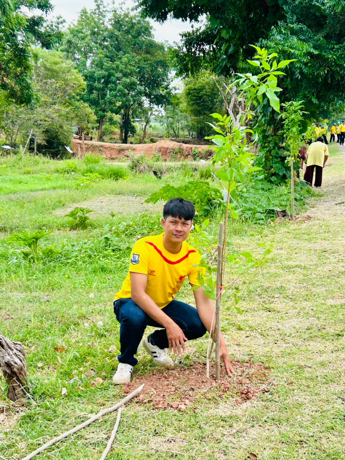 โครงการปรับปรุงภูมิทัศน์และพัฒนาสิ่งแวดล้อมตำบลเมืองนาท  เพื่อเทิดพระเกียรติพระบาทสมเด็จพระเจ้าอยู่หัว (ร.10)